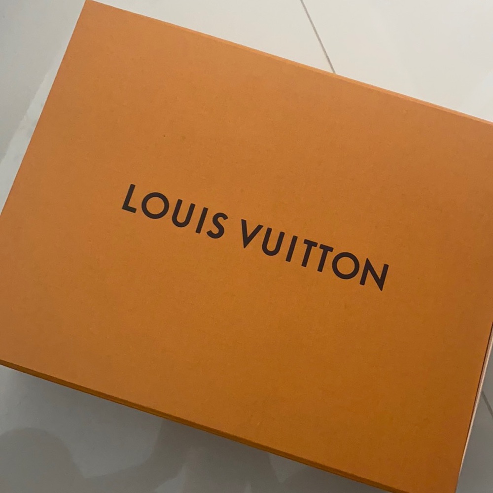 Lv shoes man